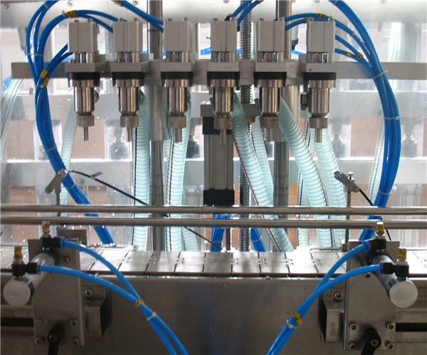 Šesť hlavy automatické plnenie tekutín stroj